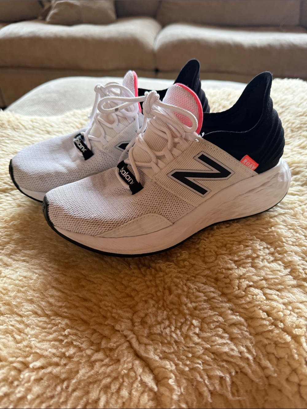 New Balance ROAV *WIDE*